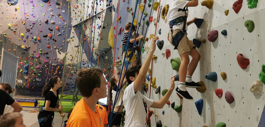 Plongée, escalade, voile... le sport sous toutes ses formes !