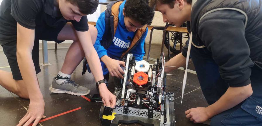 Nos collégiens à l’assaut du concours de robotique Robot First !