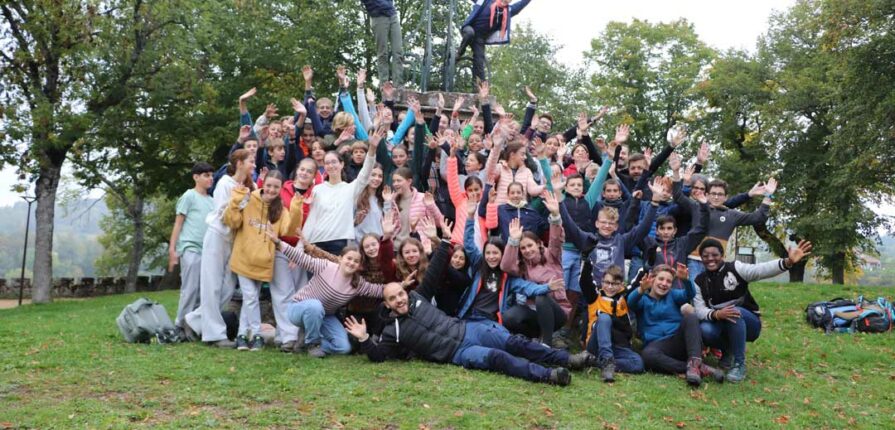 Pèlerinage des 4e sur les chemins de Saint-Jacques-de-Compostelle Pèlerinage des 4e sur les chemins de Saint-Jacques-de-Compostelle