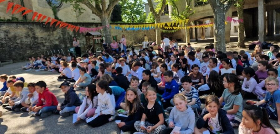 Une fête de la paix fraternelle dans notre école de La Verpillière